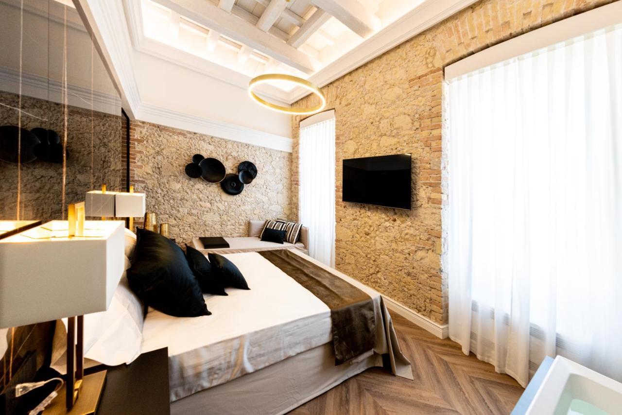 Deluxe Room,1237302304:JPEG