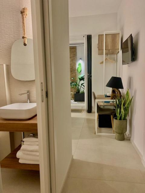 Double Room Private Bathroom