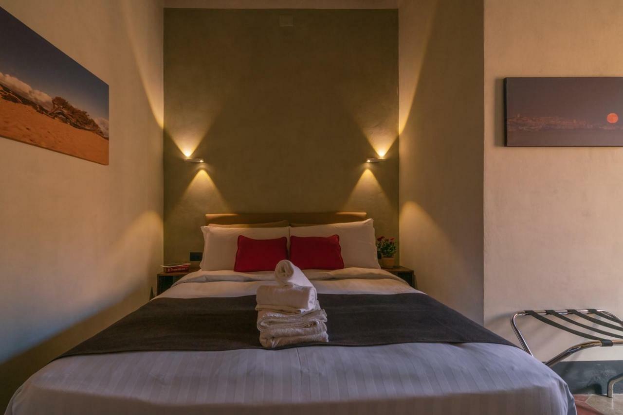 Double or Twin Room Private Bathroom