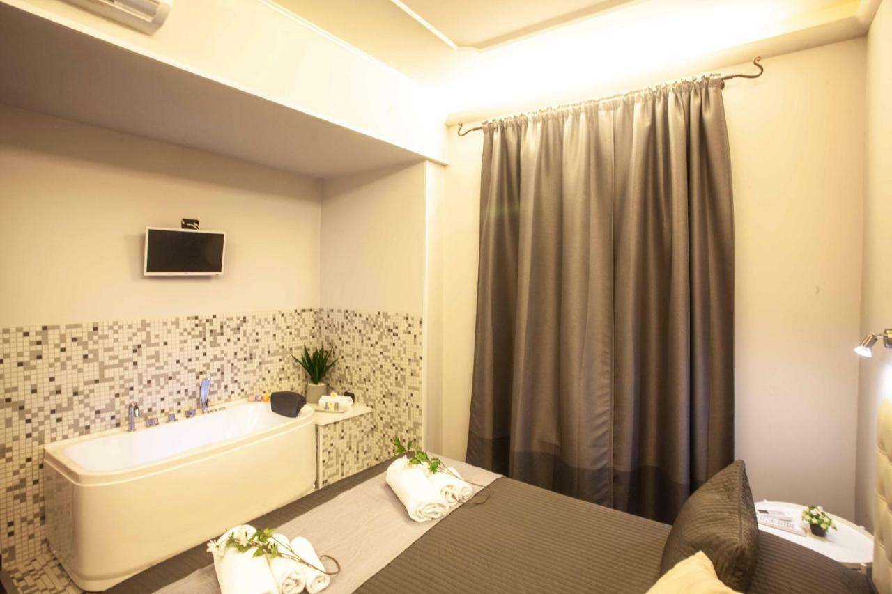 Deluxe Double Room with Bath,1580885939:JPEG