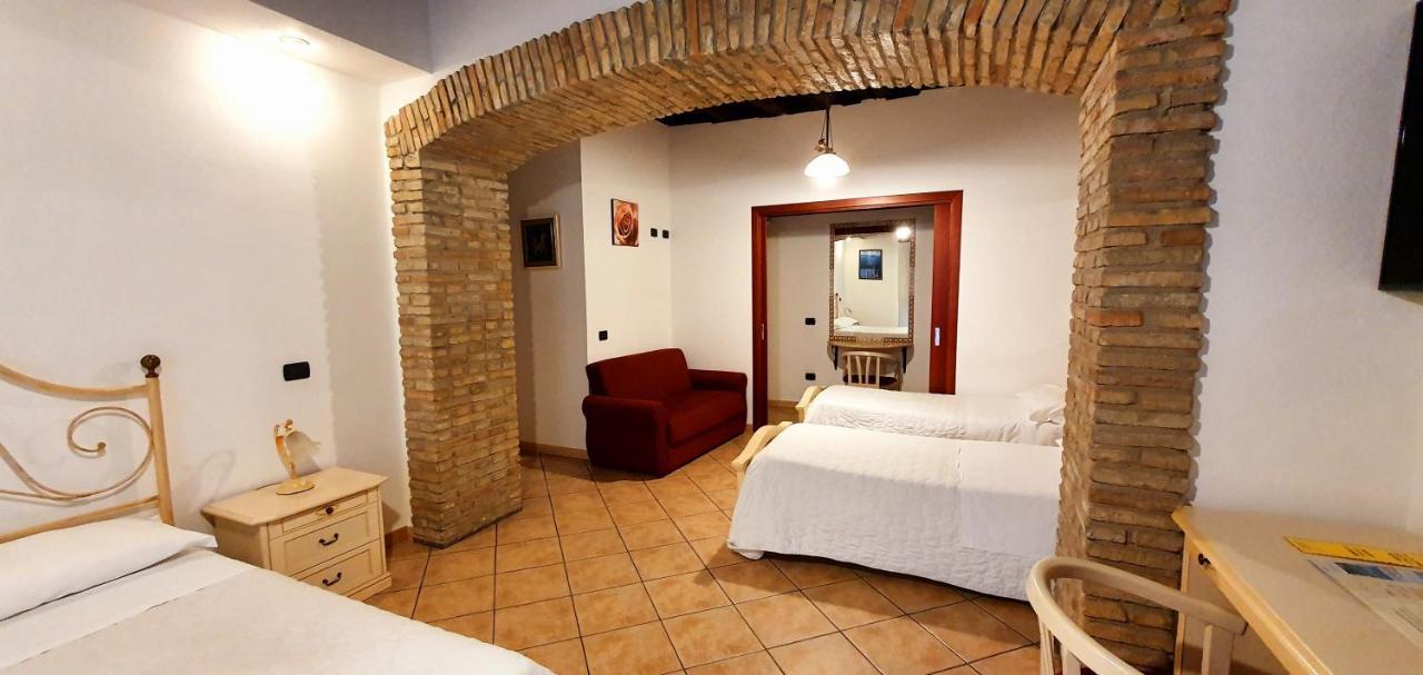 Family Room,1215999178:JPEG