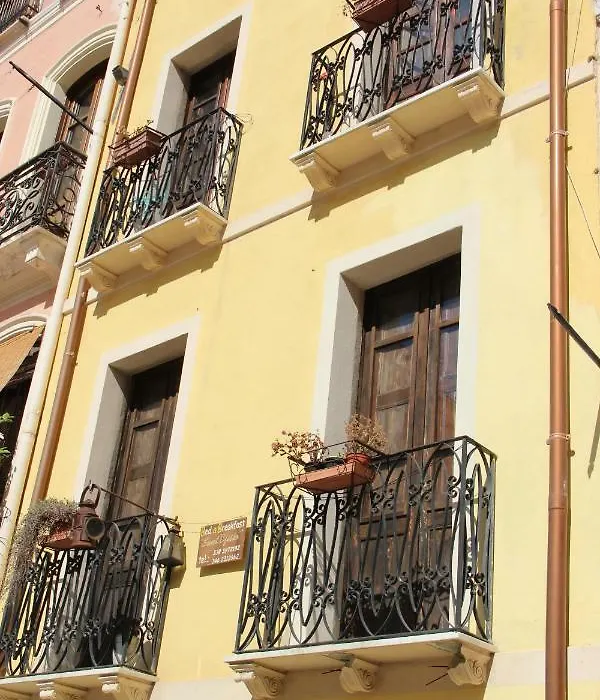 Sant Efisio Host-1