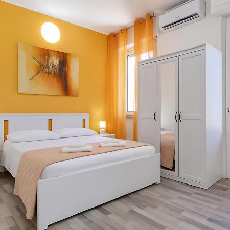 Iris Rooms-3