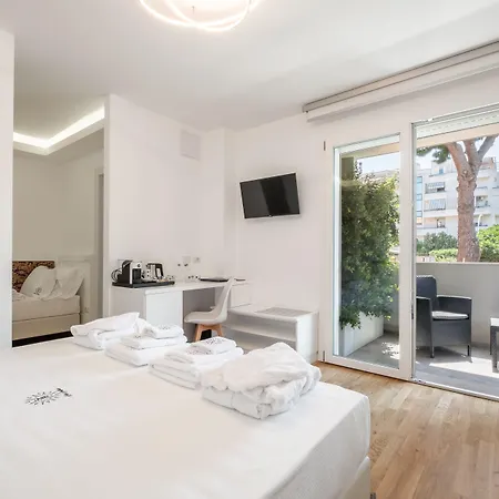 Helios Guest House-3
