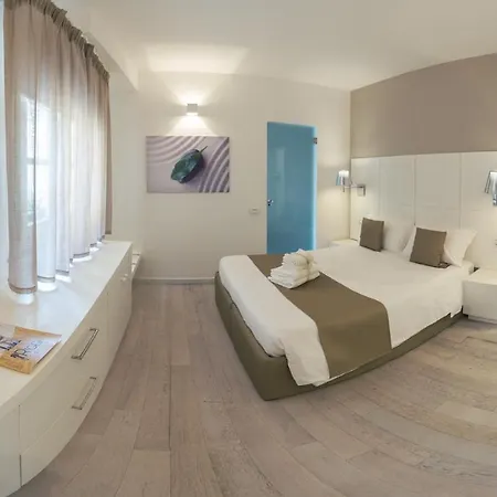 Rigel Villanova Rooms-2